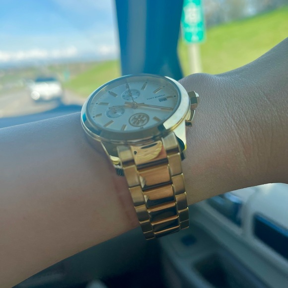 Tory Burch Watch GOLD - Picture 2 of 3